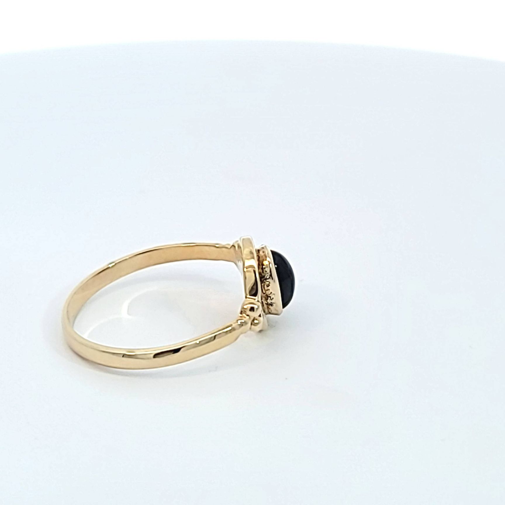 14YER160RNG_3 14 kt yellow gold Custom Sapphire Bezel Oval Mount