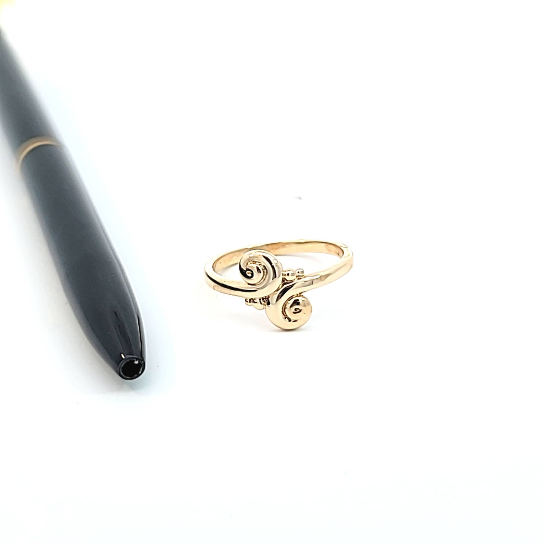 14YER360RNG_6 14 kt Yellow Gold Ornate Custom Ring